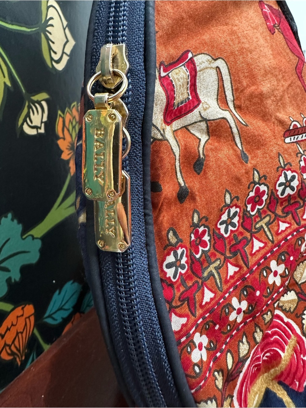 Vintage Bally Elephant Horse Floral Print Large Shoulder Tote - Picture 8 of 16
